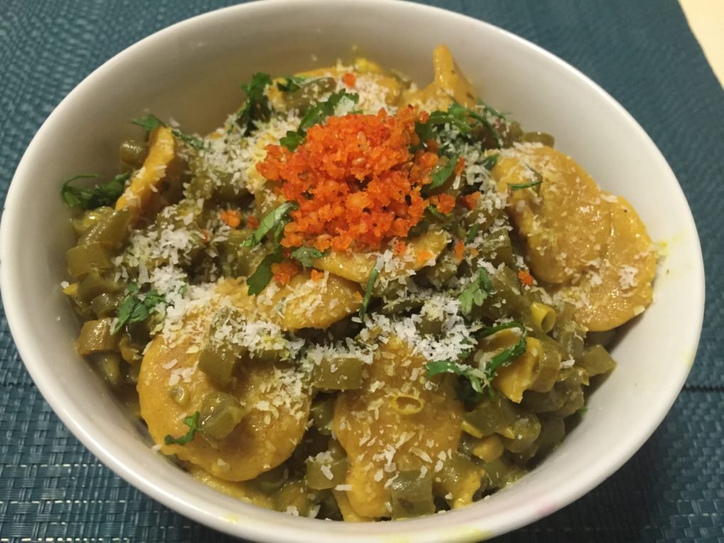 Fansi Dhokli Nu Shaak (Flat Flour Dumplings In French Beans Gravy)