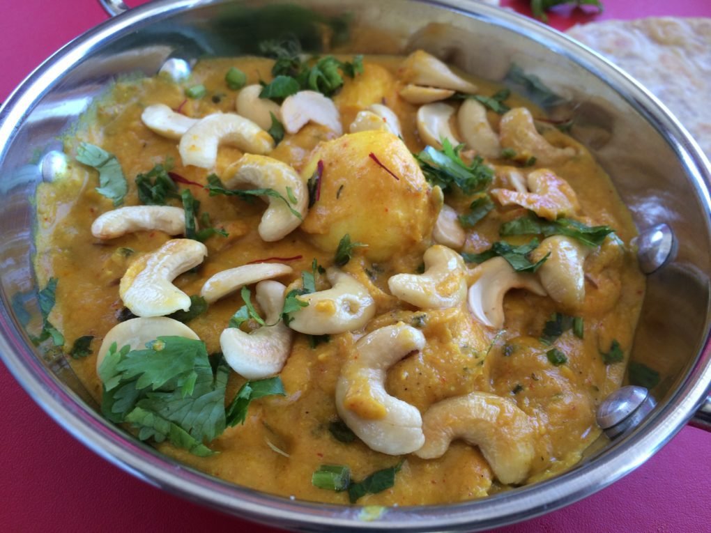 Paneer Rasgulla Kaju Masala