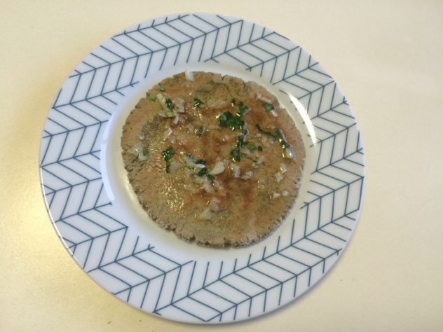 Lasaniya Bajri Rotla ( Pearl Milled Flatbread With Garlic)