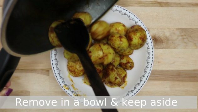 Lasaniya Batata/Lehsuni Aloo/Garlic Potatoes