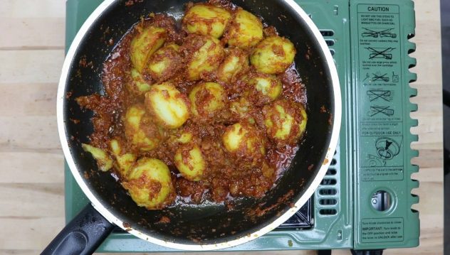 Lasaniya Batata/Lehsuni Aloo/Garlic Potatoes