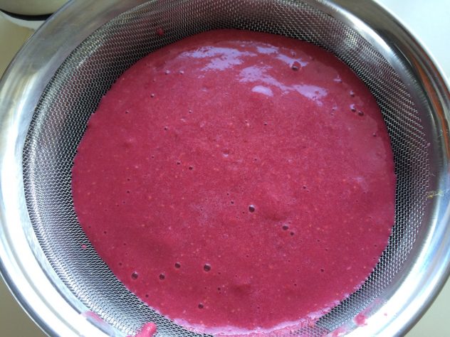 Strawberry pomegranate juice
