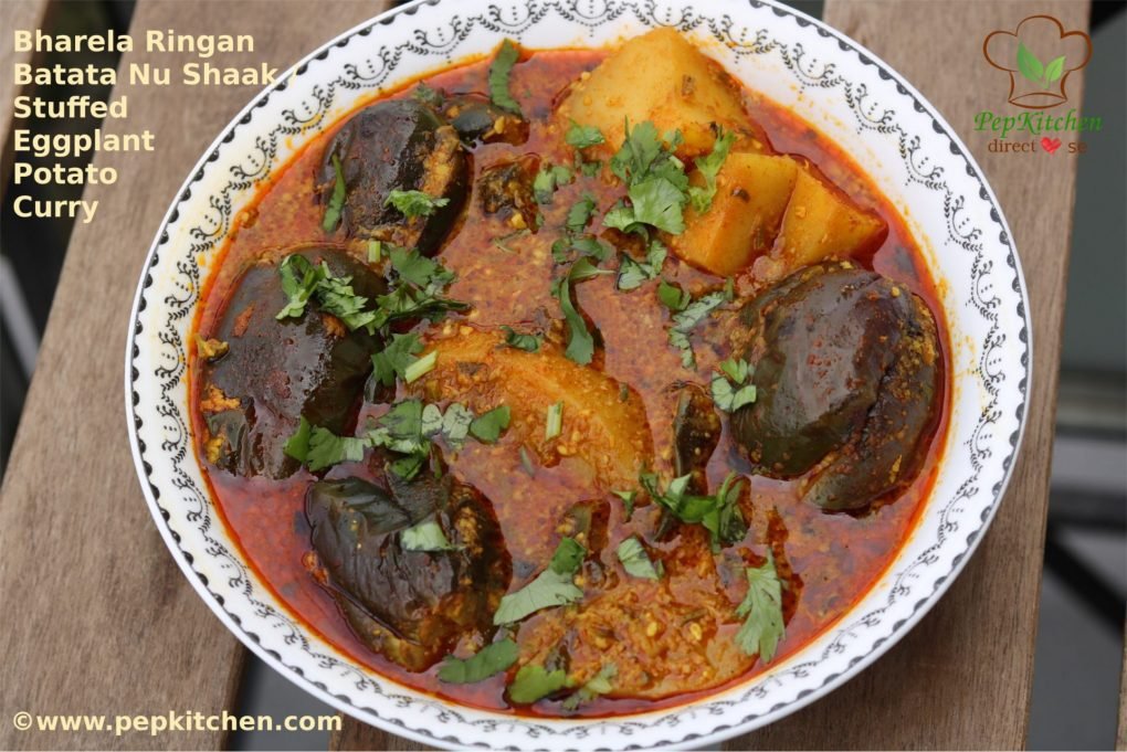 Bharela Ringan Batata Nu Shaak / Stuffed Eggplant Potato Curry
