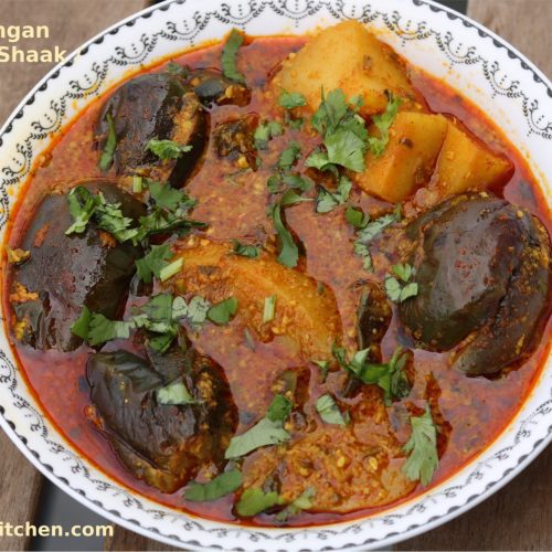 Bharela Ringan Batata Nu Shaak / Stuffed Eggplant Potato Curry